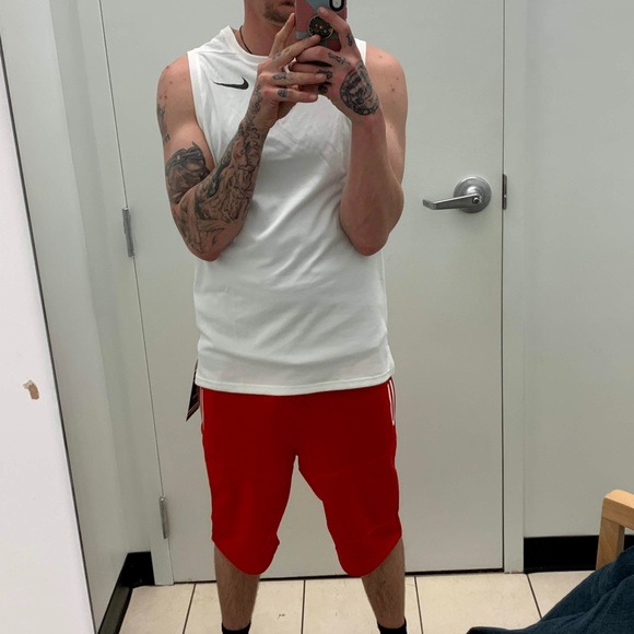 Meet your Posher, Tyler - Picture 3 of 8